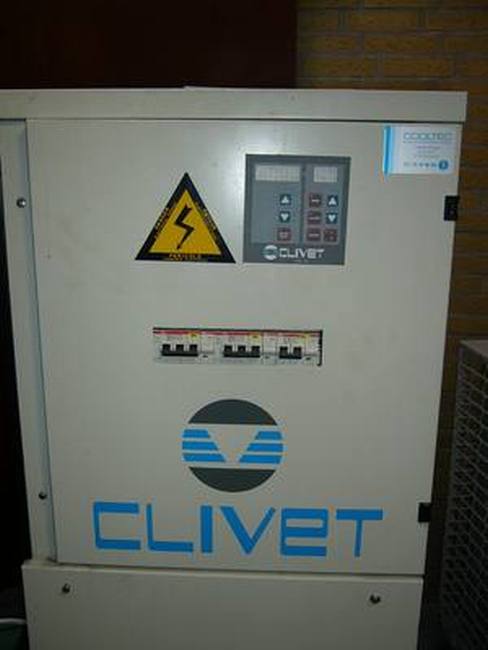fabrikat Clivet type wrh 292, årg 1998. 34,33 kW. Vand til vand.