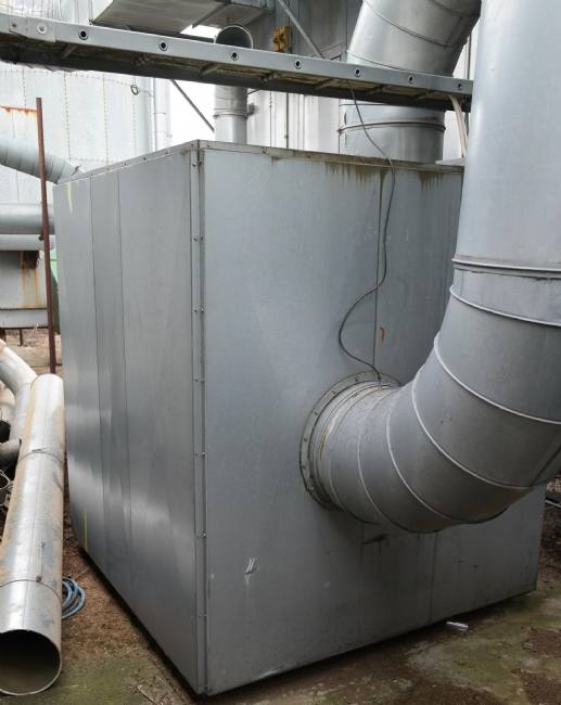 Ågaard kædefilter på ca. 35.000 M3/h 350 m2 filter areal. Komplet med flere  ventilatorer i støjbokse. Galvaniseret. Filter årg 1999 ventilatorer 2009.  Indbygget redler og snegl.