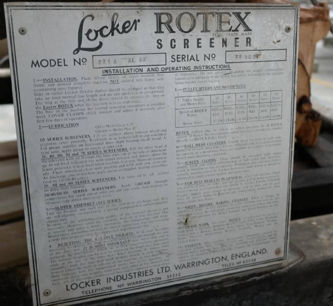 Locker Rotex ca 1000 x 1600 mm sold. Rustfri. 2 x 200 mm afgang. Serie XR 9030  model 221A AL SS. Velegnet til mælkepulver / sifter.