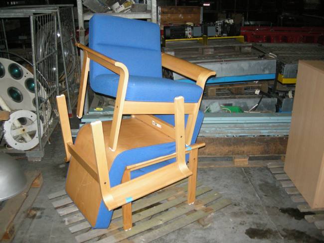 i lys bøg. Sideborde, arkivskabe, skabe, stole.