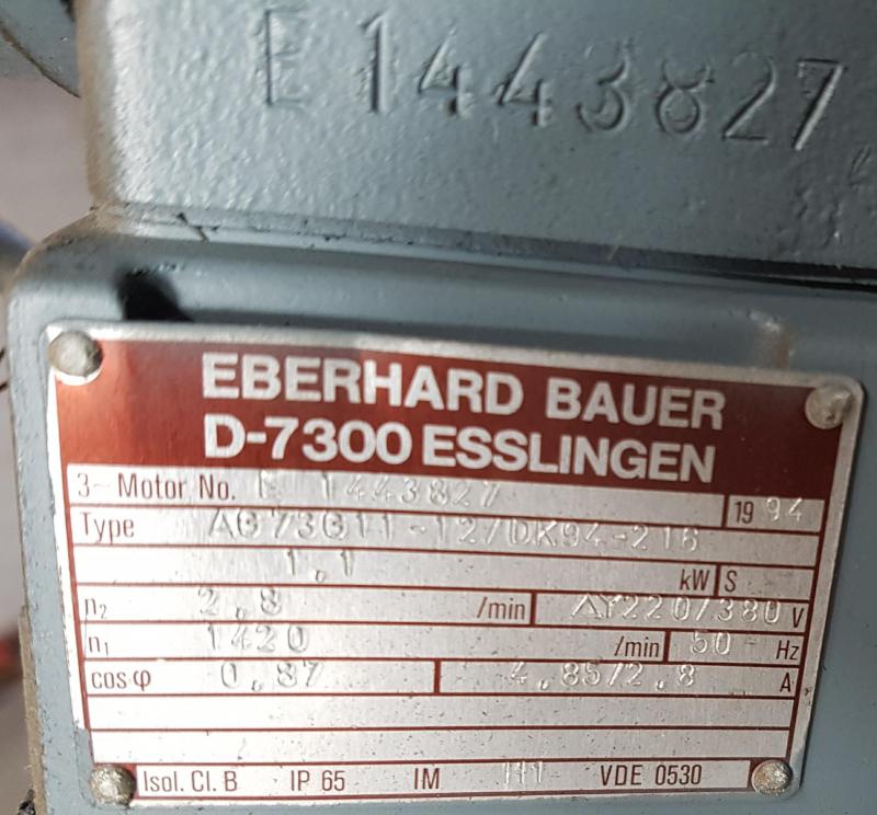 fabrikat Eberhard Bauer 1,1 kw 1420 / 2,8 O/min. Elektrisk bremse, hulgear Ø 80 mm. Meget kraftigt.