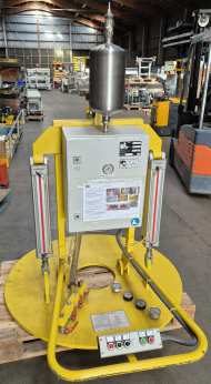 fabrikat Anverra Timmer Pneumatic Ø1200 mm. 500 kg løfteevne, kan opdeles i zoner. Kan vippe 90 grader med pneumatik. Ophænges i talje og tilføres kun trykluft. Kun lidt brugt.